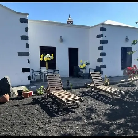 Numero28,casa Tilama Kır Evi Uga