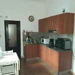 Numero28,casa Tilama Уга
